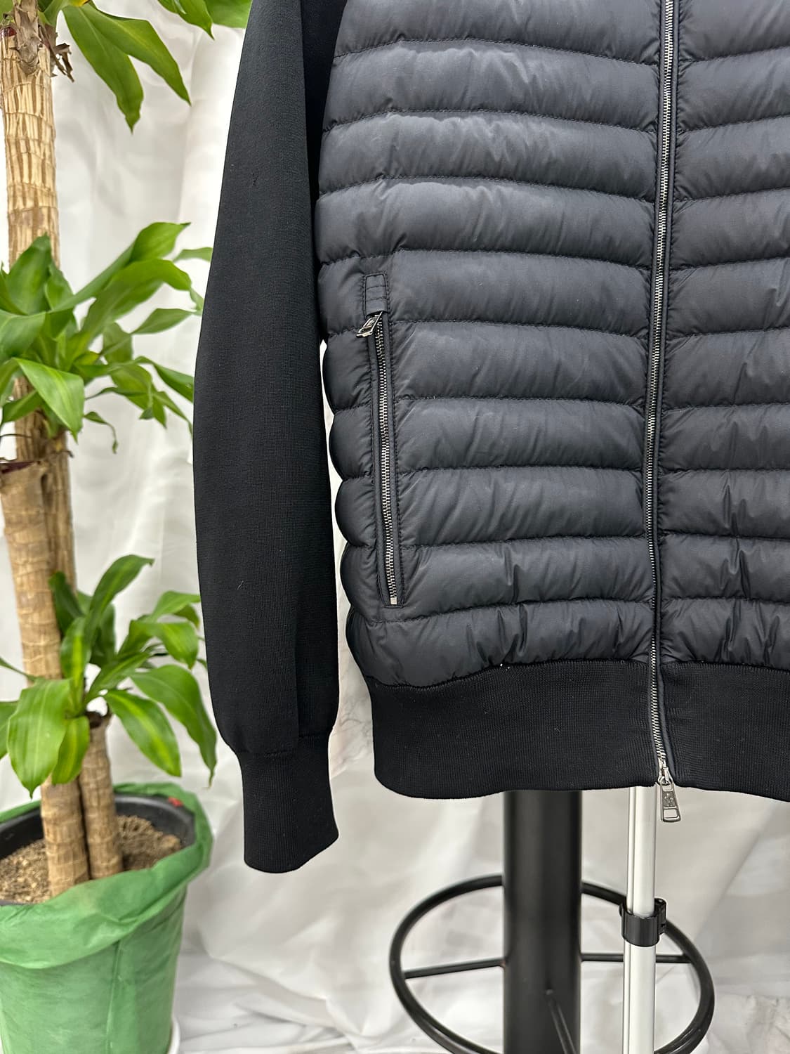 [정품] 몽클레어 트리콧 니트패딩 블랙와펜 (김현우니트패딩) XL사이즈 상품이미지4