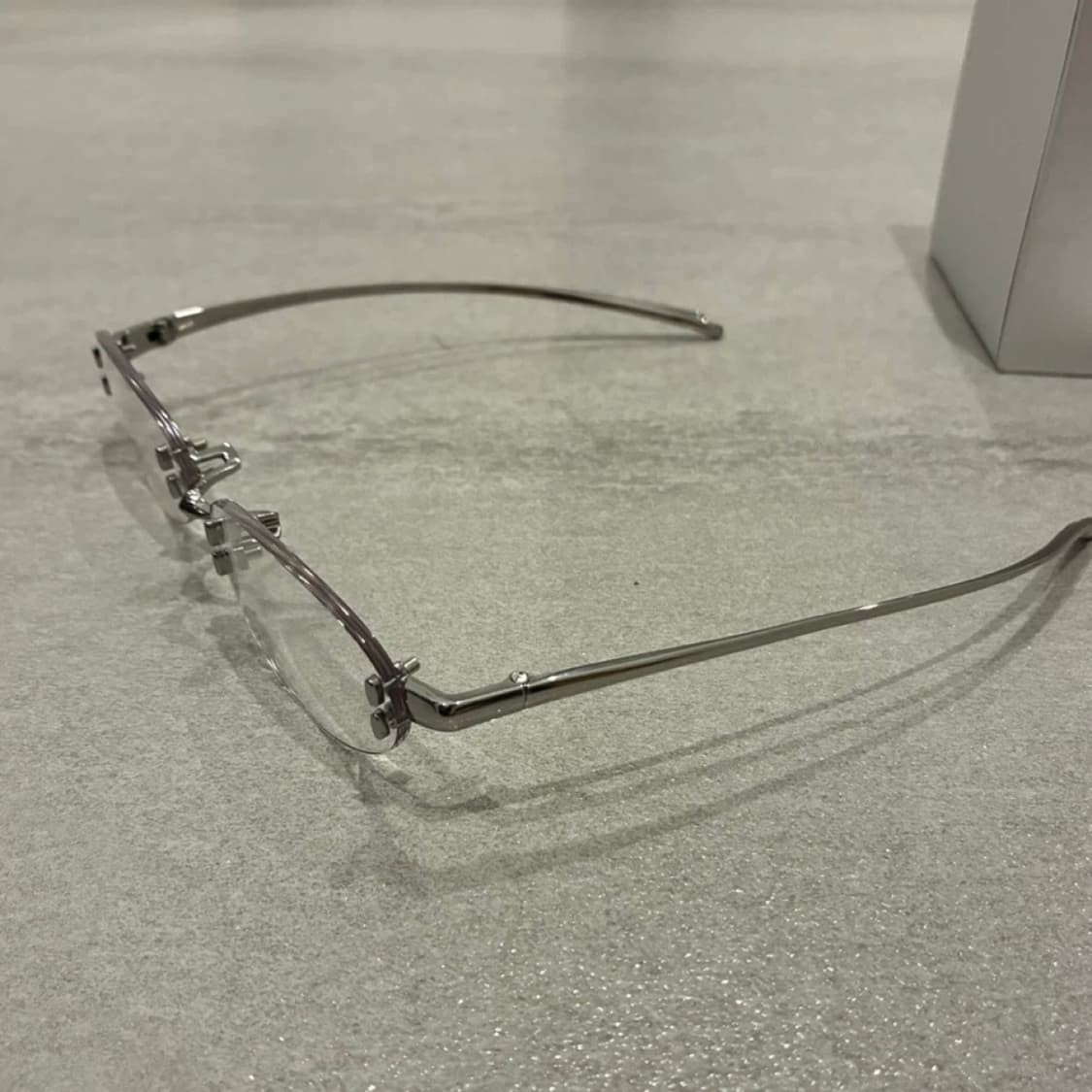 젠틀몬스터 퓨리 02 실버 안경 풀박스 상품이미지8