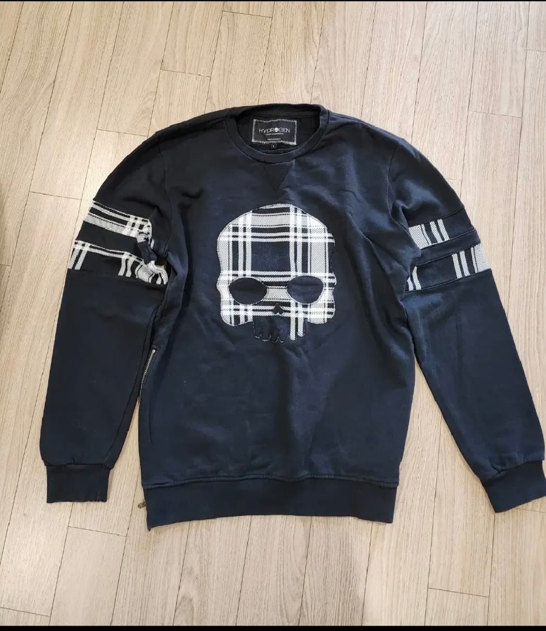 하이드로겐 맨투맨 판매합니다 상품이미지3