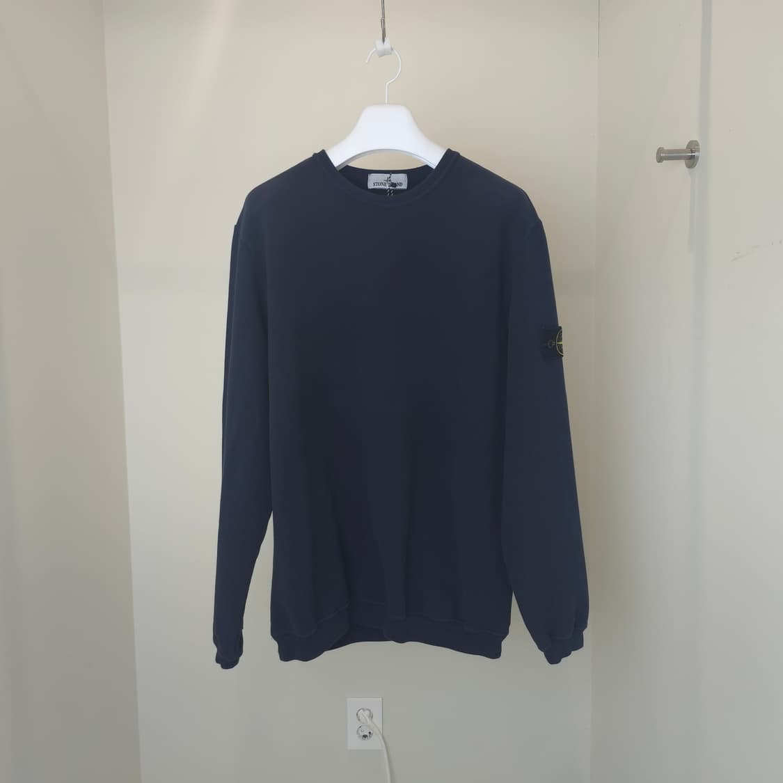 [중고/정품] 스톤아일랜드 맨투맨 네이비 상품이미지1