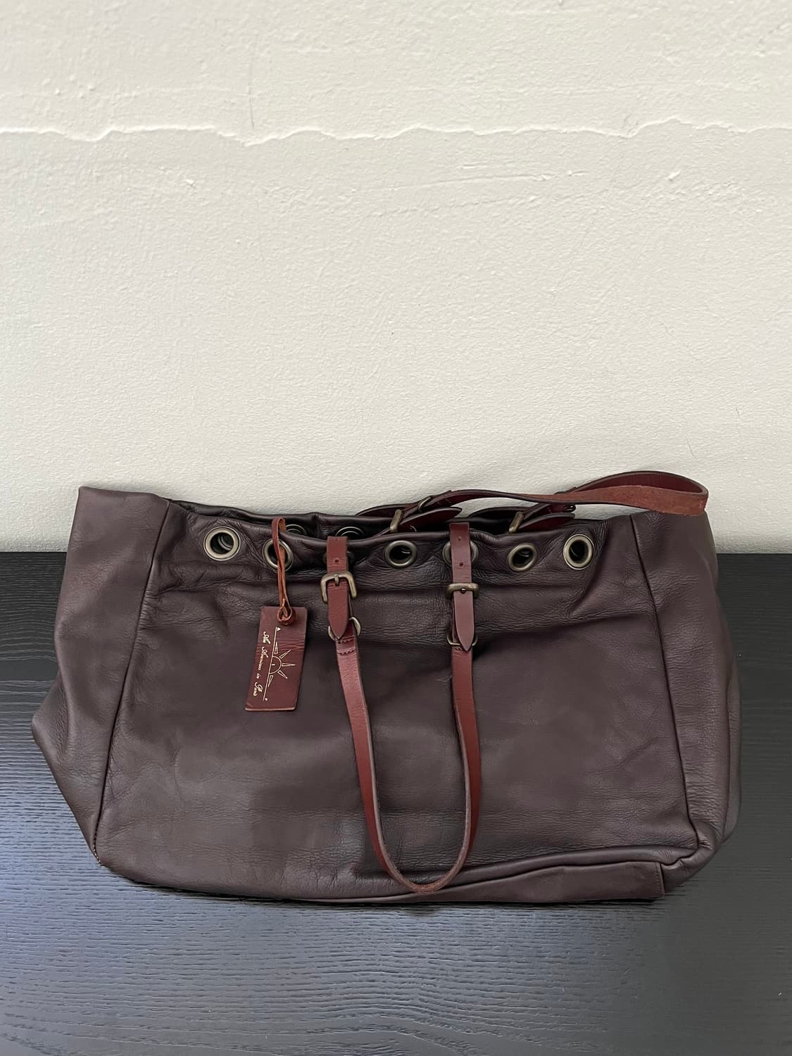 A.I.P Eyelet Leather Tote Bag 상품이미지5