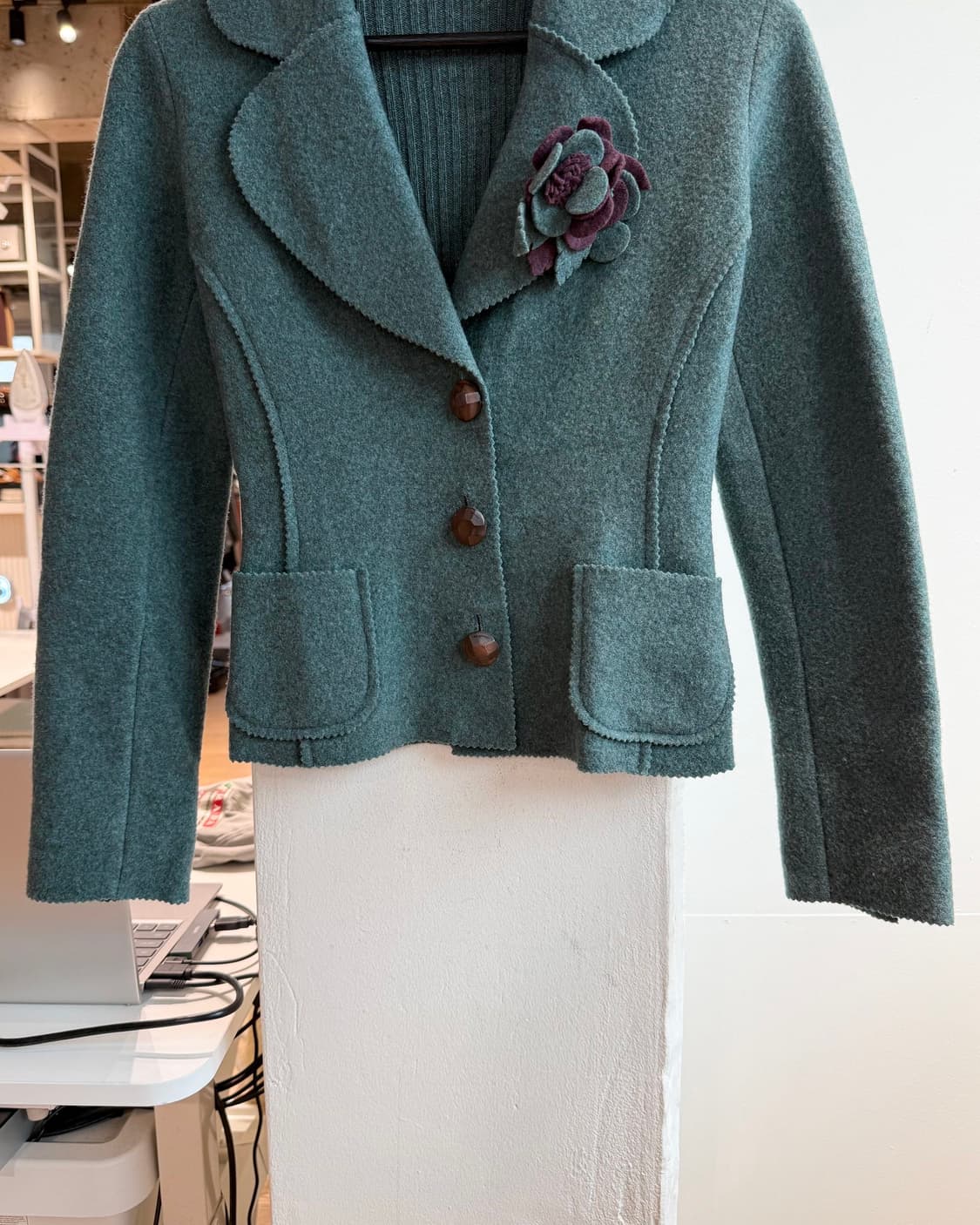 페라가모 그린블루 플라워 패치 3b 울 자켓  상품이미지6