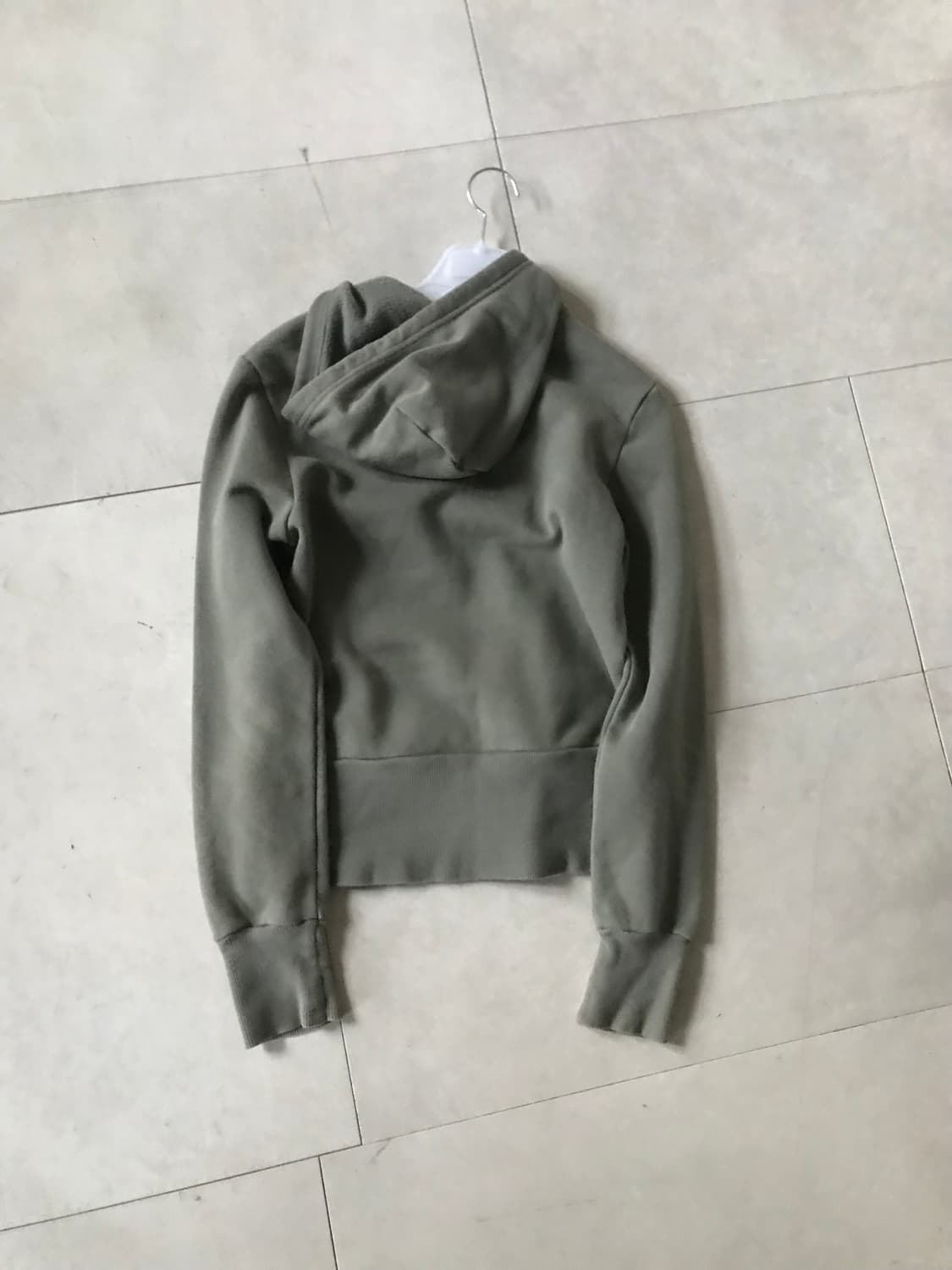 아디다스 카키 실버 후드티 상품이미지10