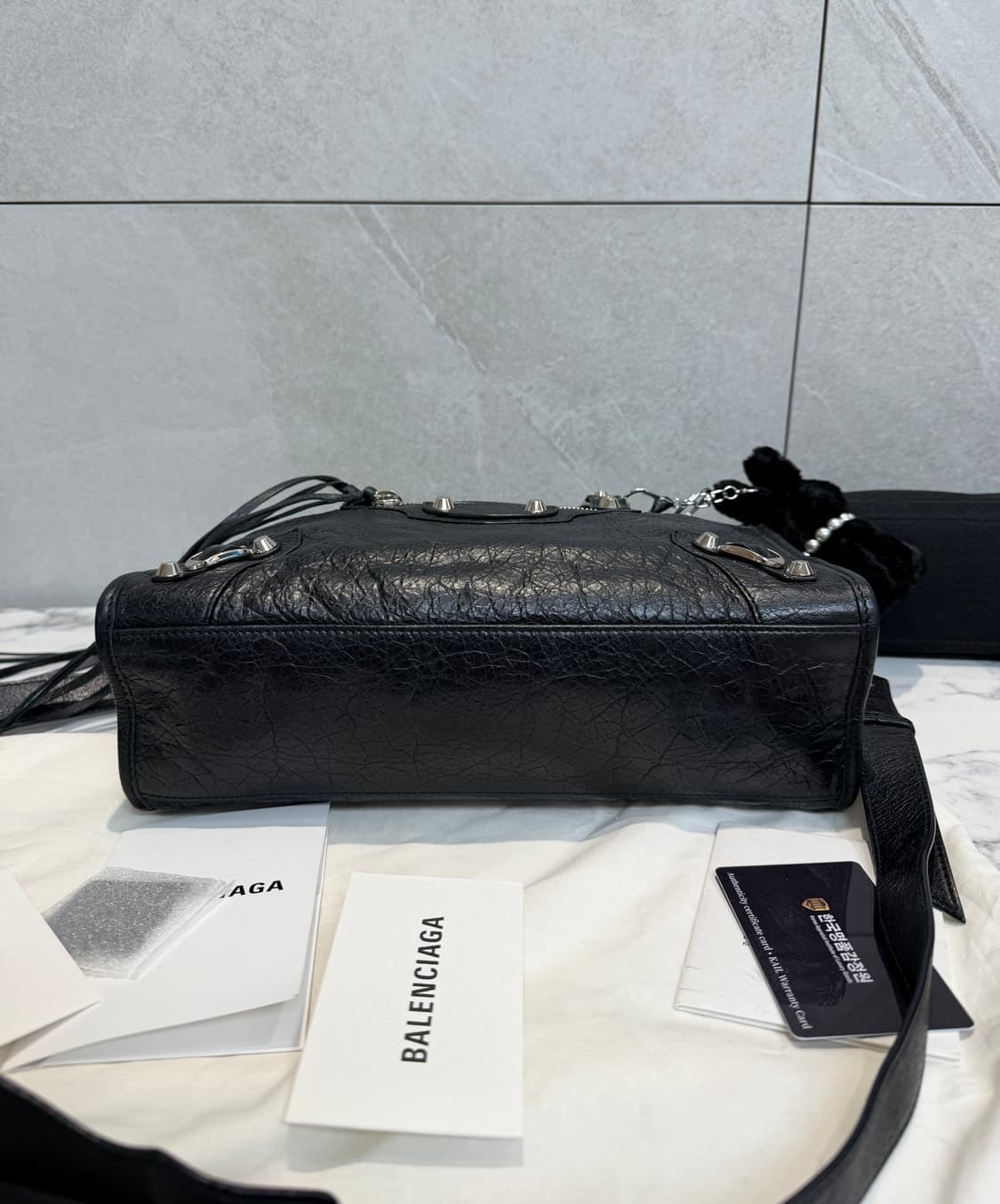 정품 발렌시아가 모터백 스몰 블랙  상품이미지5