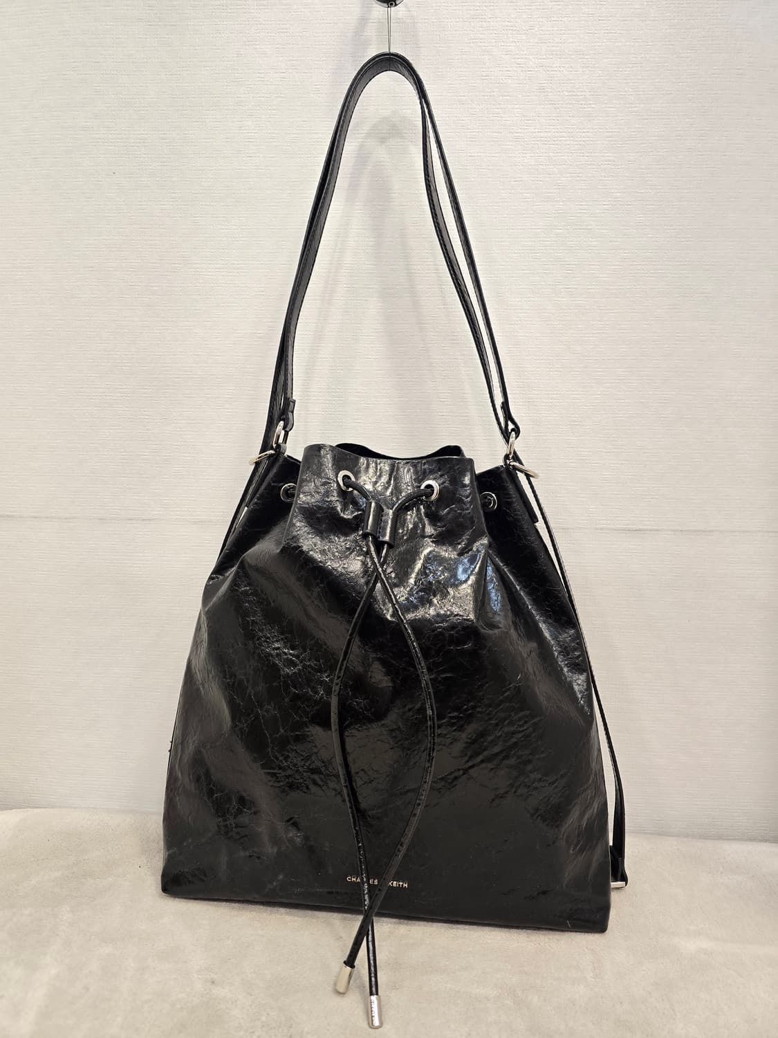 찰스앤키스 네바 투웨이 버킷백 숄더백 백팩 블랙 상품이미지1
