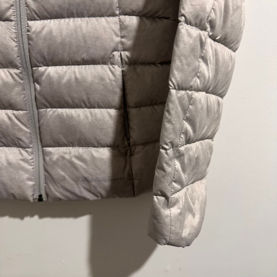에디바우어 그레이 경량패딩 상품이미지3