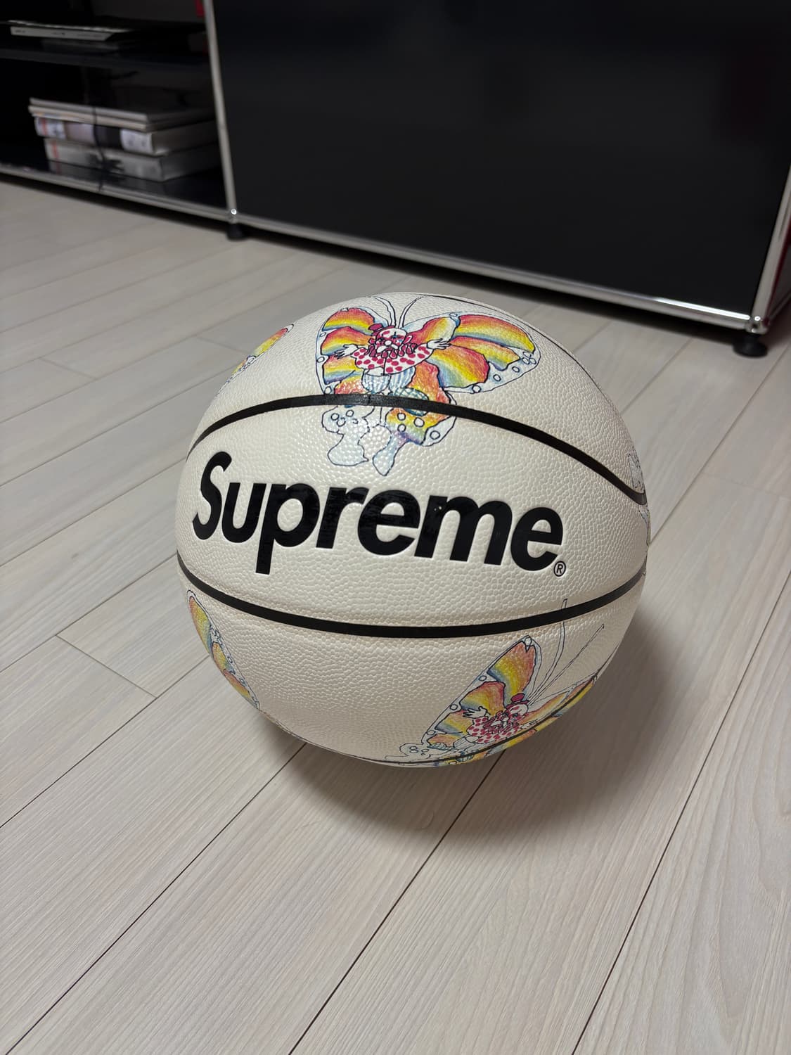슈프림x마크 곤잘레스 버터플라이 농구공 스팔딩  상품이미지1