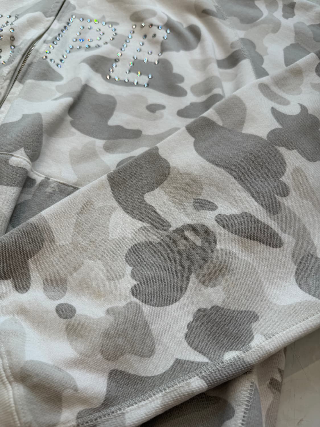Bape x Swarovski 카모 풀집 후드 상품이미지3