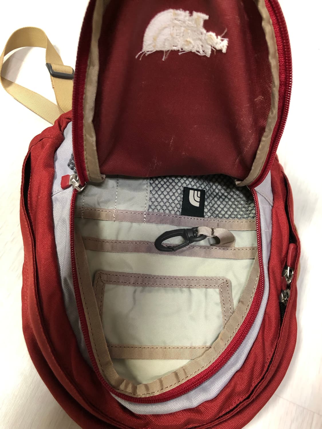 노스페이스 가벼운 미니 트레킹 등산 고프고어 백팩 배낭 _ 딥레드 상품이미지6