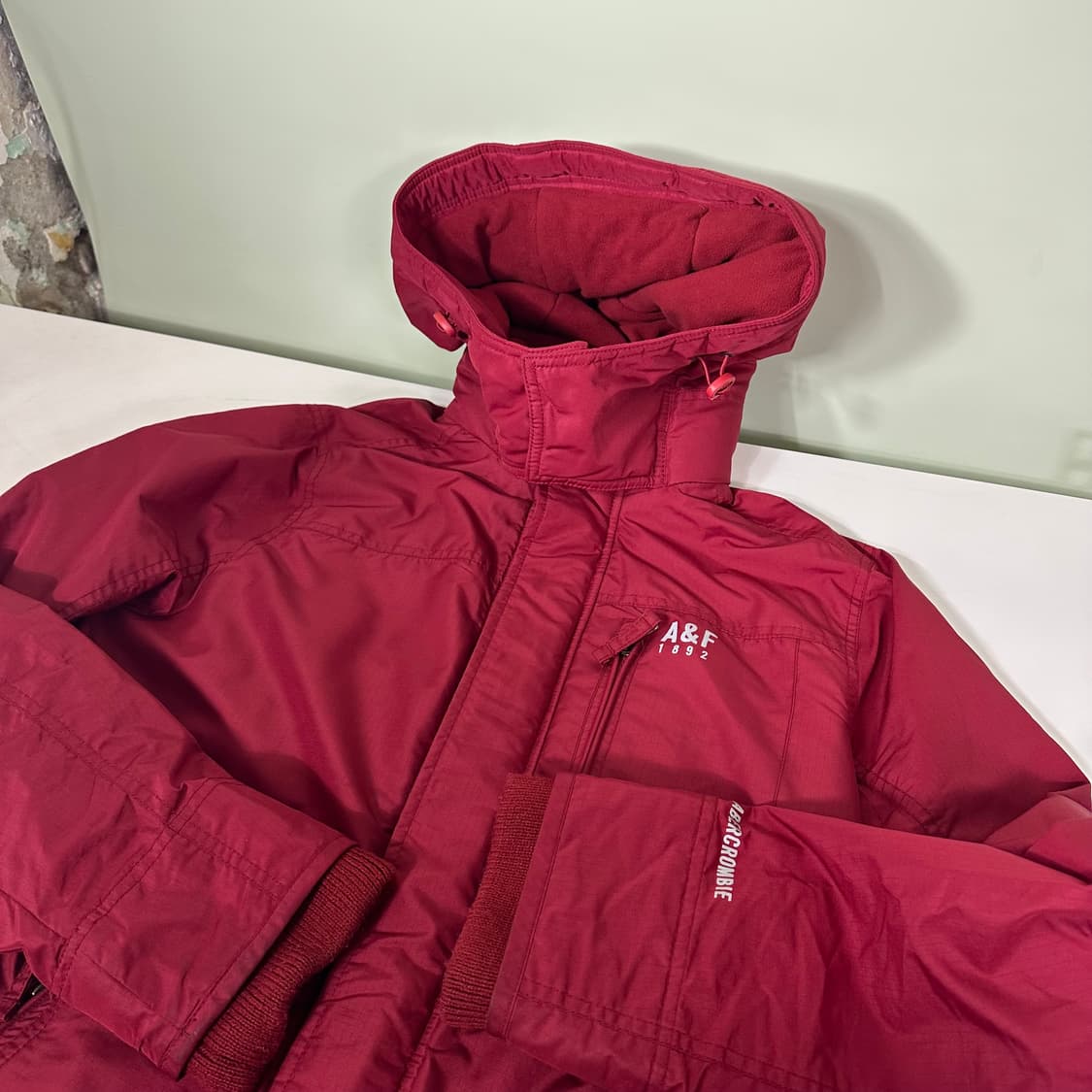 L 아베크롬비앤피치 딥레드 후드 나일론점퍼 상품이미지1
