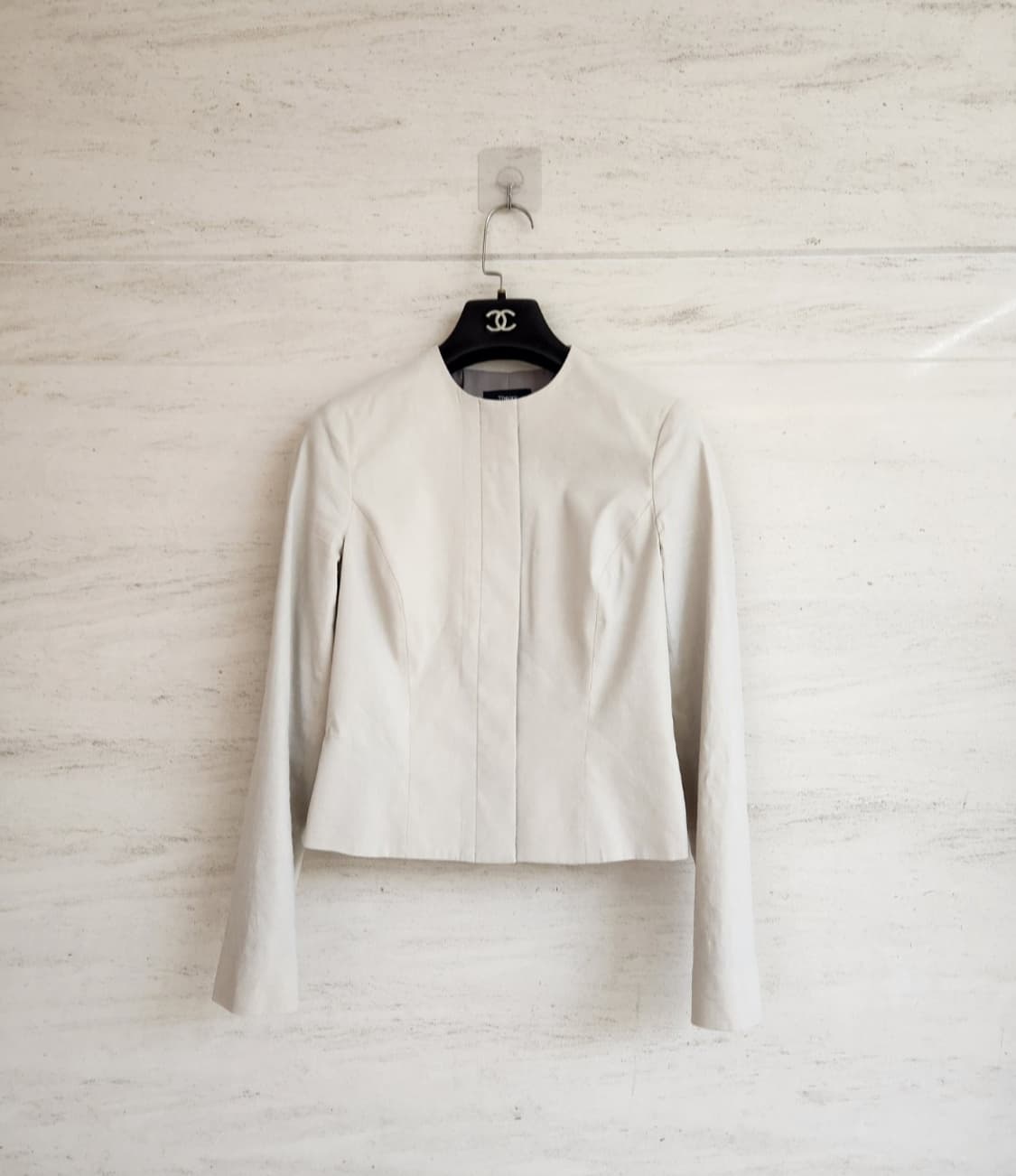 띠어리 24SS 린넨 크롭자켓 44사이즈(베이지색상 판매) 상품이미지7