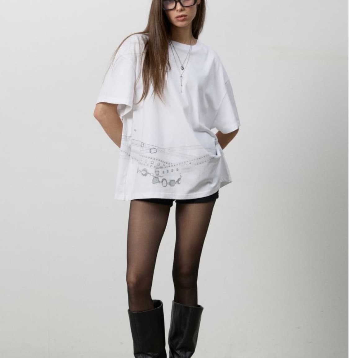 SNAP BELT GRAPHIC TEE WHITE 상품이미지1