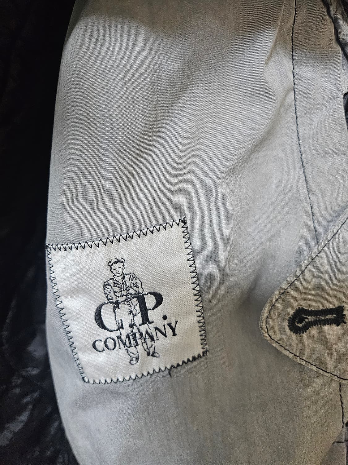 cp컴퍼니 NYCRA-R 다운 패딩  롱코트  90(실사이즈95) 상품이미지8