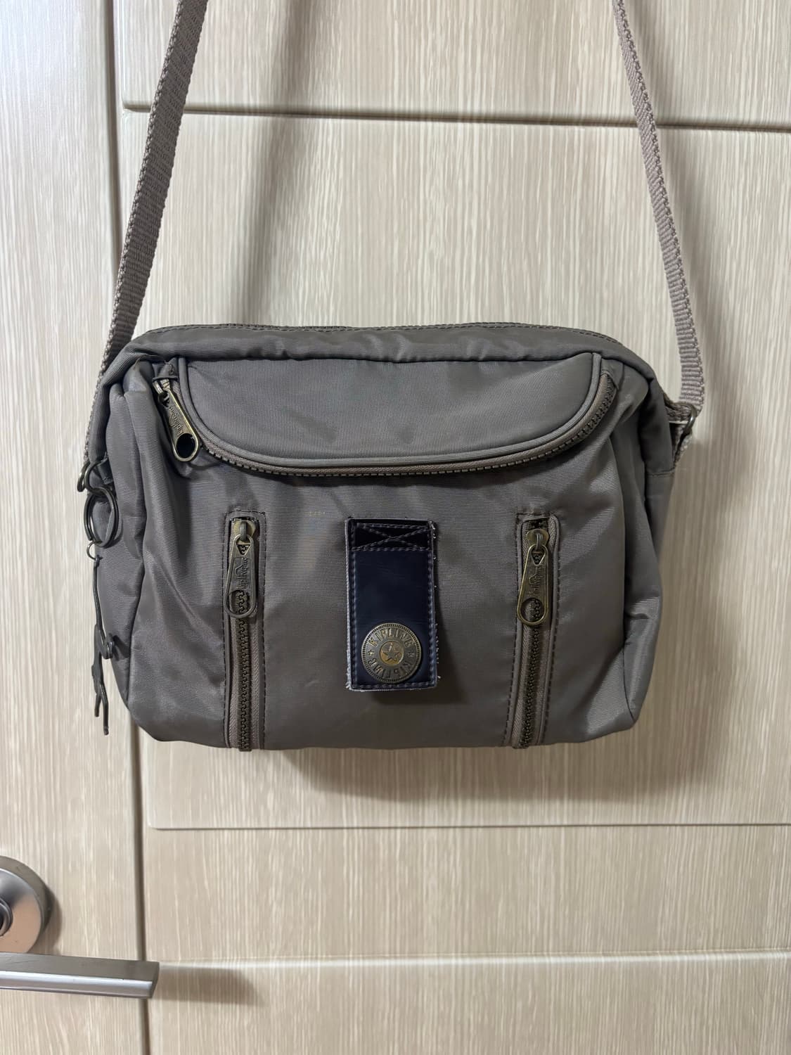 키플링 크로스백 상품이미지1