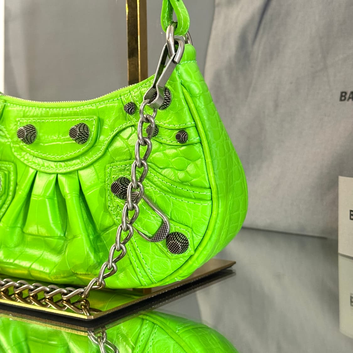 [새상품/풀구성] 발렌시아가 크로커다일 르카골 미니 크로스백 숄더백 상품이미지6