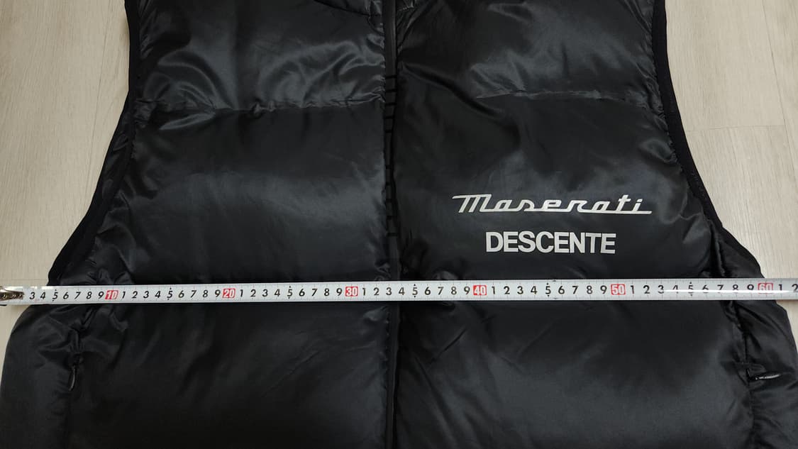 (착샷) 데상트 x 마세라티 구스다운 패딩 베스트 상품이미지6