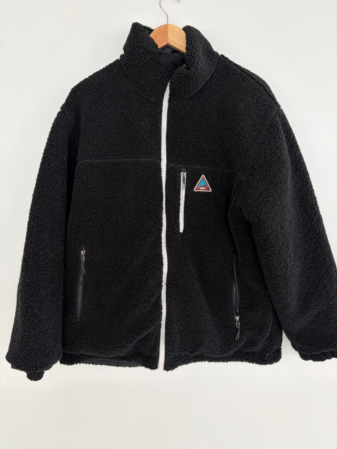 네파 블랙앤 화이트 리버시블 패딩 상품이미지1