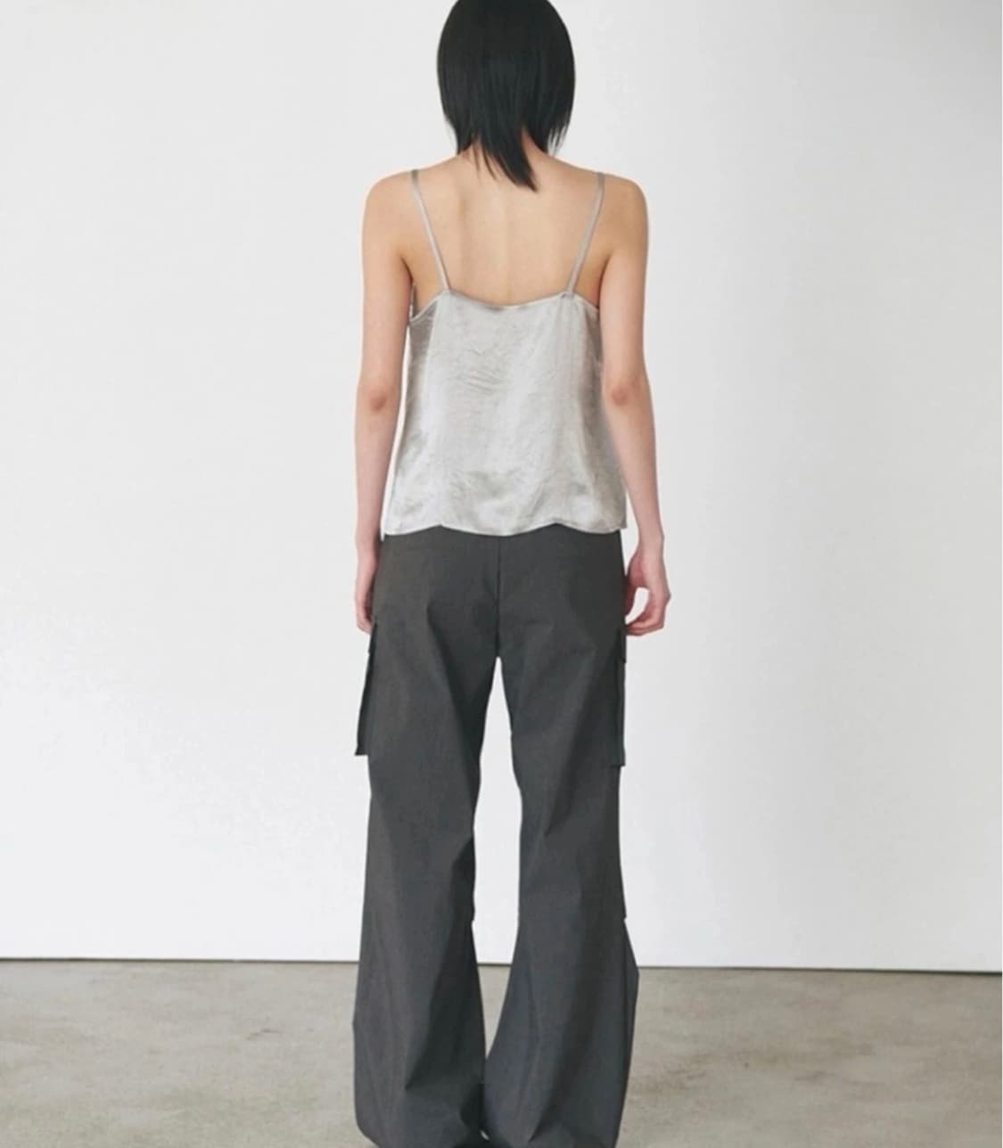 오데스 카고 플레어 트라우저(차콜/사이즈 2) 새상품 상품이미지2