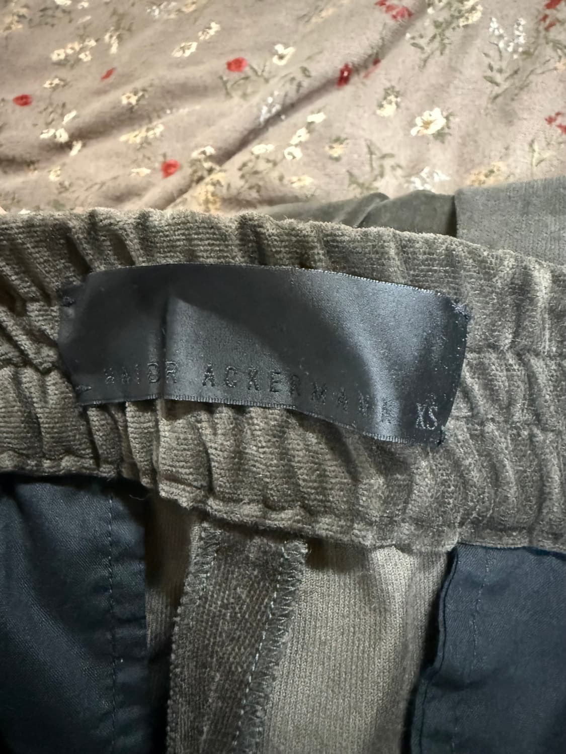 [xs] 하이더아커만 벨벳 크롭 트라우저 상품이미지3