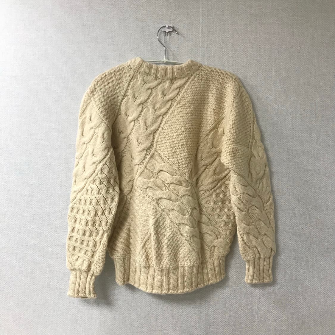 Island shower knit 라운드 케이블 니트 상품이미지7