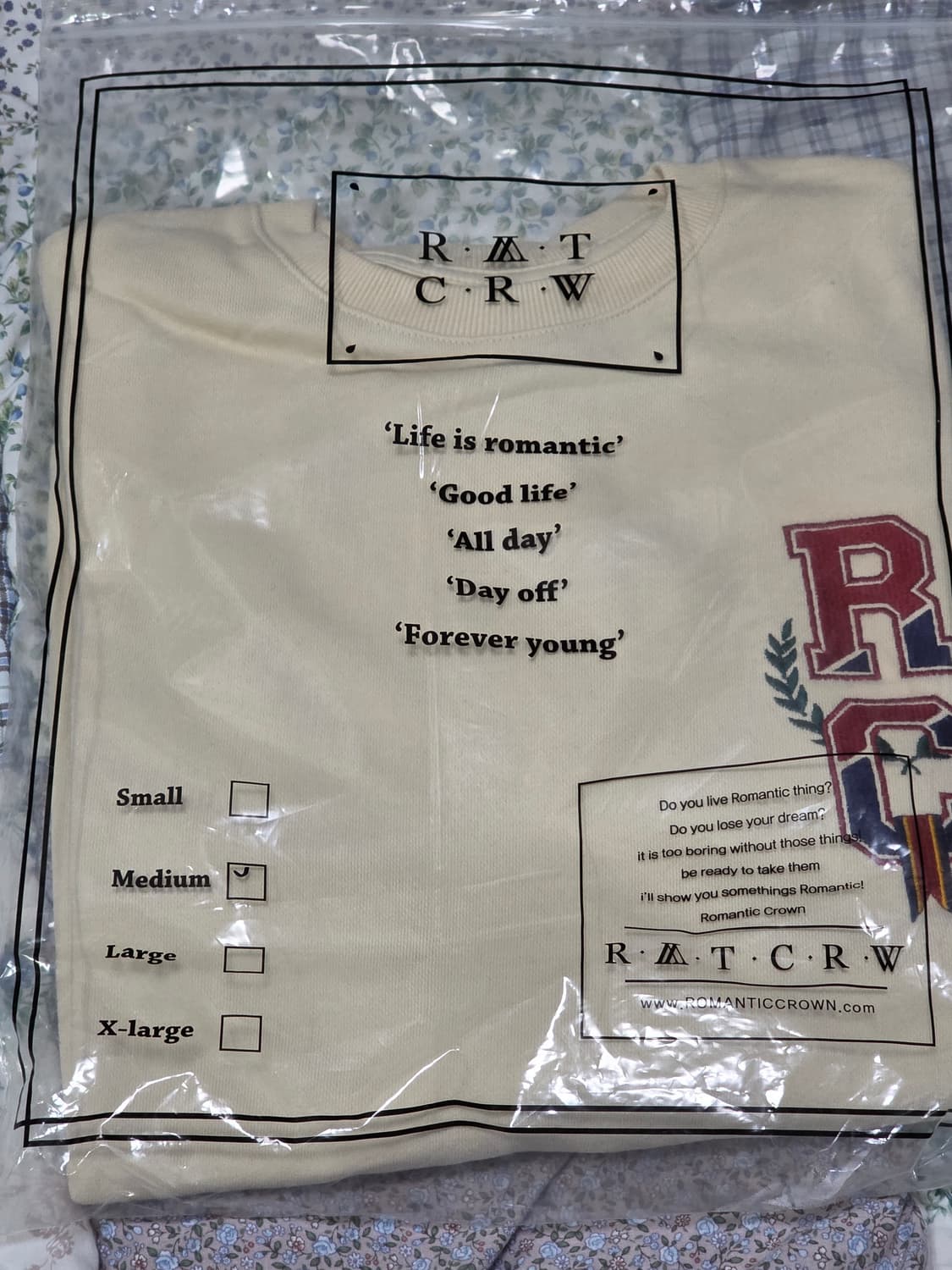 로맨틱크라운 맨투맨 상품이미지4