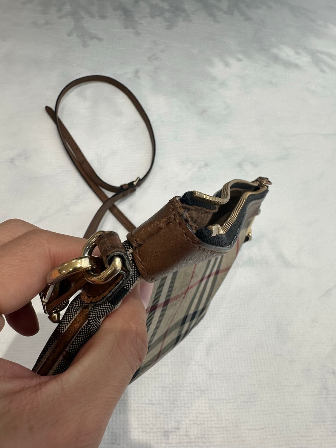 버버리 크로스백 상품이미지4