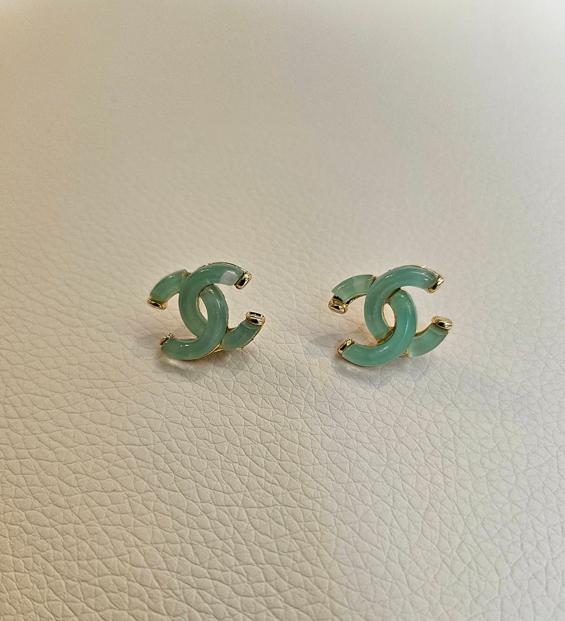 샤넬 호마이카 CC로고 그린 귀걸이 업사이클링 상품이미지3