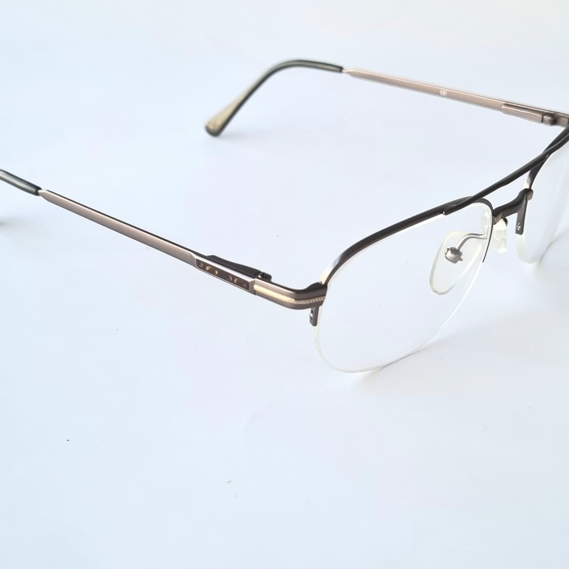 데드스탁 레트로와 모던함이 섞인 투브릿지 반무테 안경테 665 상품이미지6