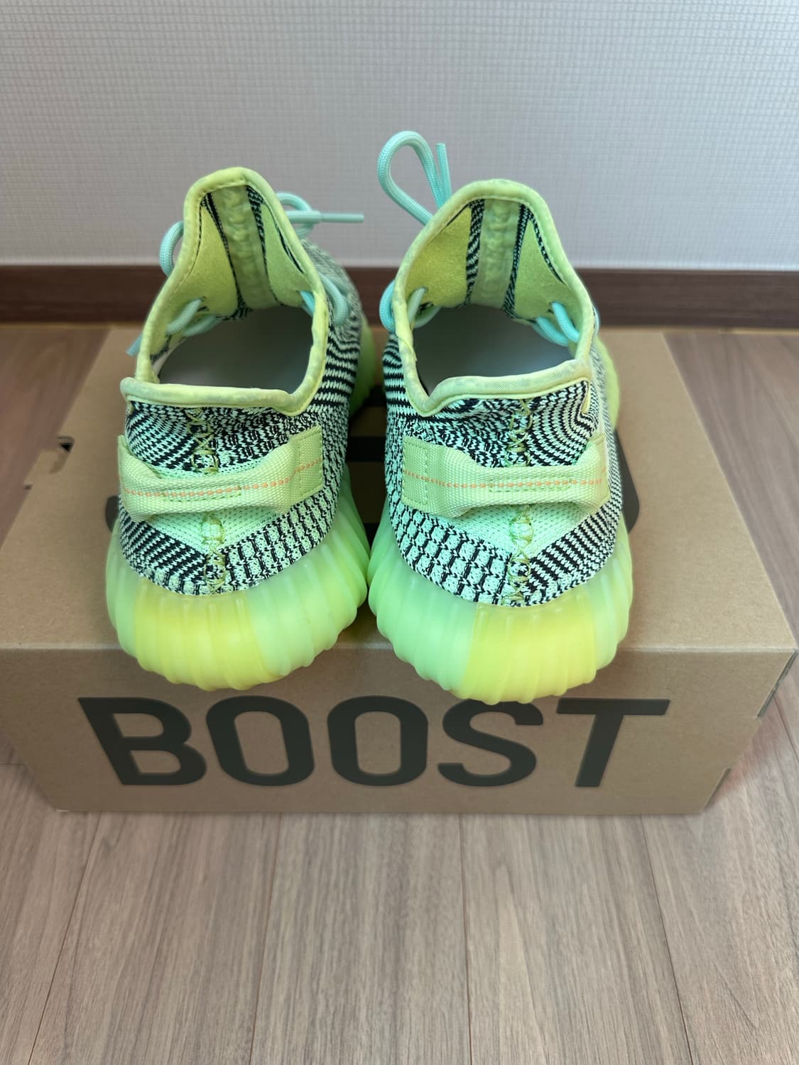 285 아디다스 이지 부스트 350 V2 이즈릴 - 논리플렉티브 상품이미지4