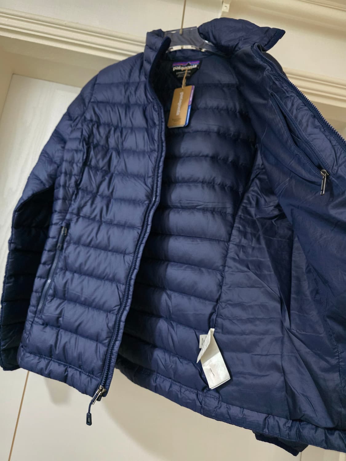 거의새거) 정품 파타고니아 여성 경량 패딩 네이비 S 상품이미지7
