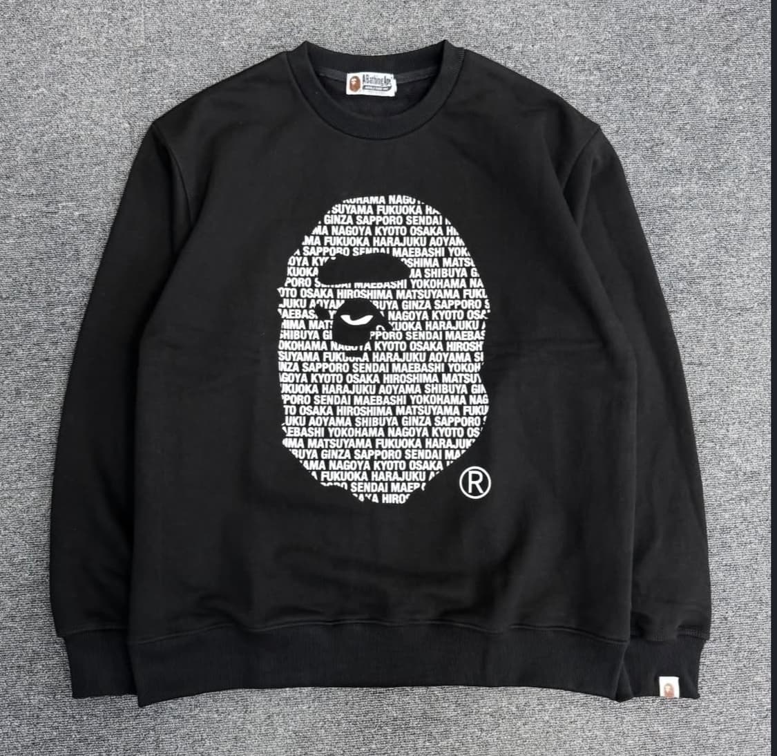 베이프 레터링 맨투맨 상품이미지1