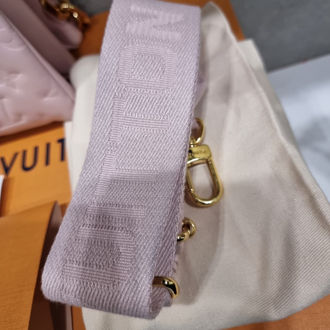 검수가능 루이비통 쿠상 PM 핑크 상품이미지4