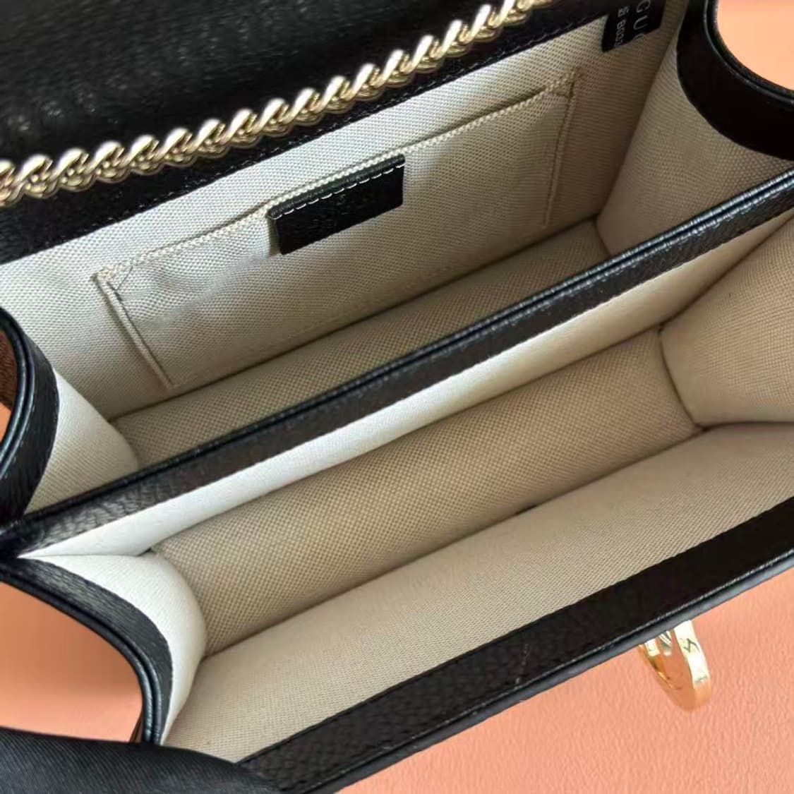 구찌 GG 인터로킹 체인 숄더백 블랙 상품이미지9