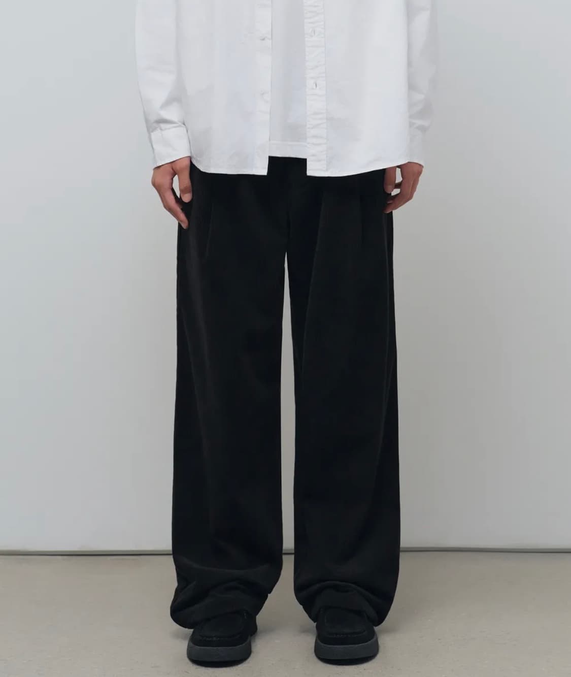 [27] 무신사스탠다드 코듀로이 원턱 와이드 밴딩 팬츠 상품이미지1