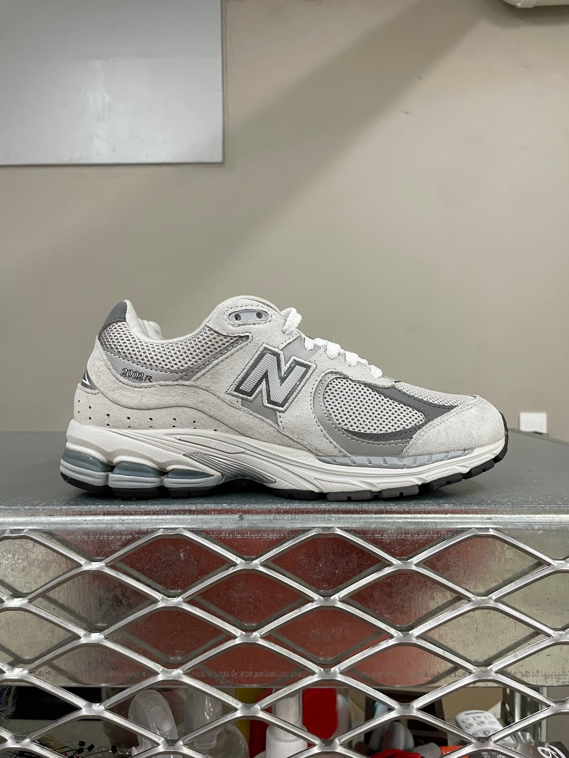 뉴발란스 2002R 그레이 240 상품이미지4