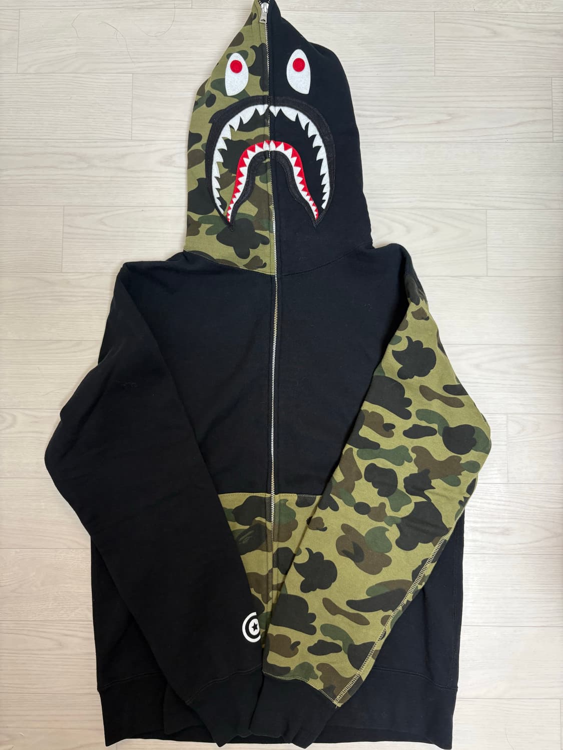 [XL] 베이프 샤크 후드집업 블랙 카모 판매합니다. 상품이미지1