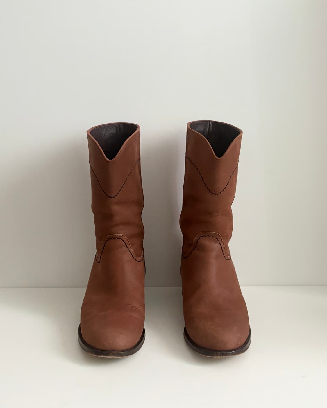 CHANEL 샤넬 CC 로고 웨스턴 미들 부츠 361/2 브라운 상품이미지4