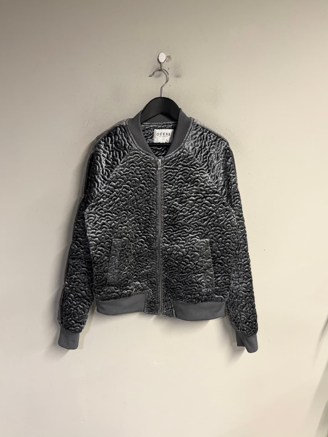 GUESS embossed velvet bomber jacket 상품이미지1