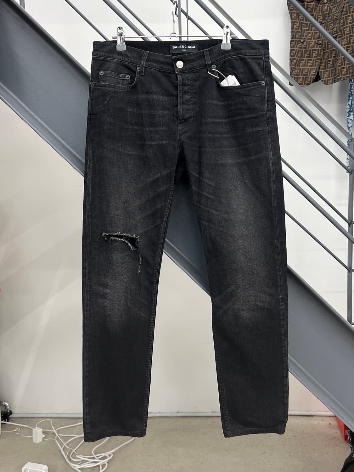 발렌시아가 슬림핏 블랙 데님 디스진 상품이미지1