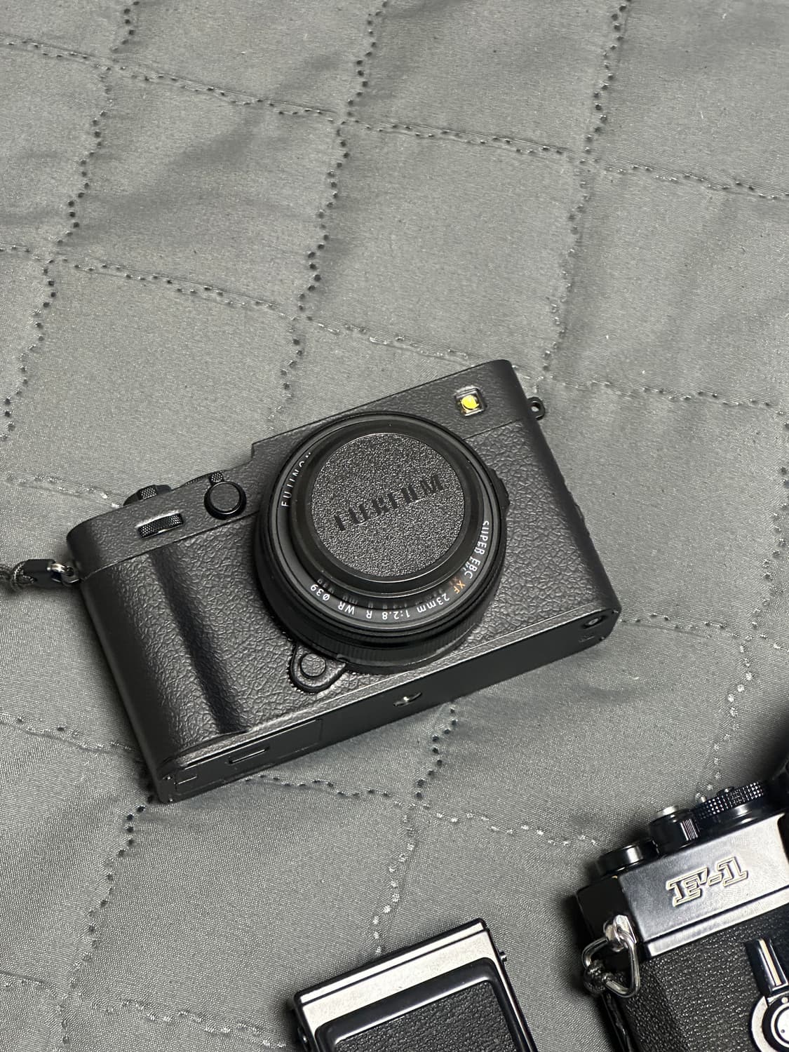 후지필름 X-E5, 캐논 F1 필름카메라 일괄 판매 상품이미지2