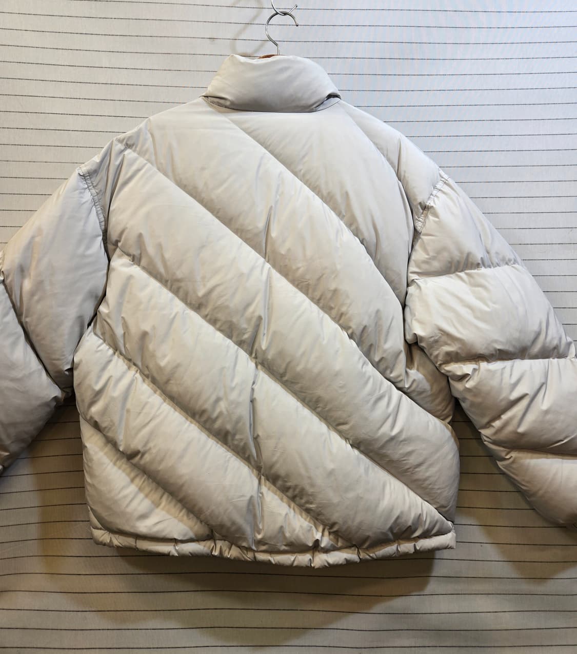 코닥 디아고날 다운 자켓 라이트 그레이 상품이미지10