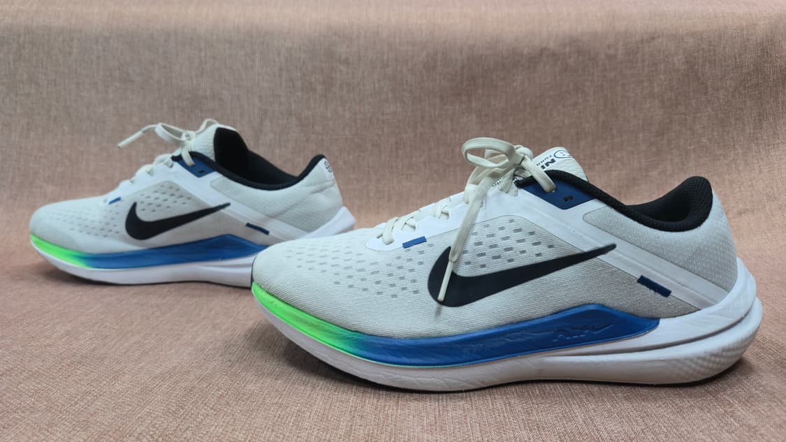 나이키 260mm- 에어 윈플로10 화이트 블랙 스타 블루 런닝화 상품이미지4