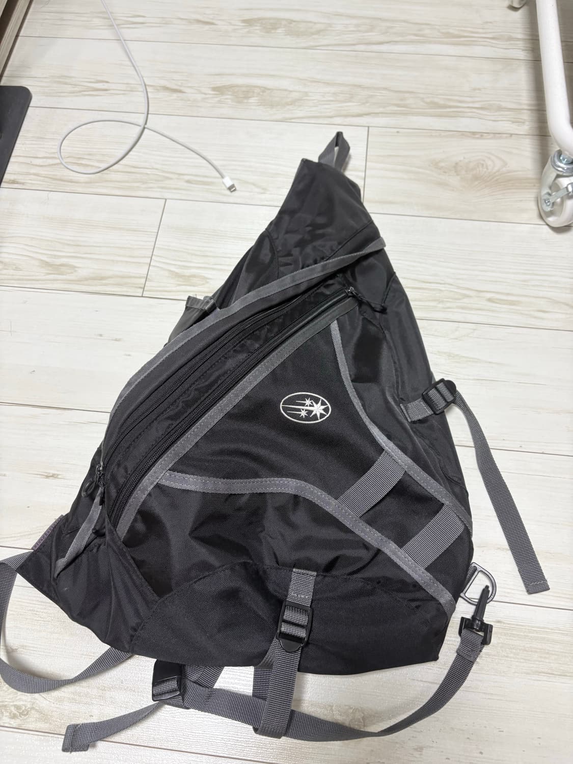 나이스고스트클럽 슬링백 상품이미지1