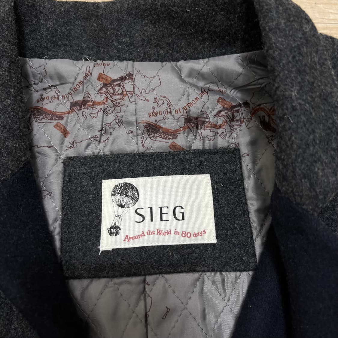 지이크 퀼팅 안감 양가죽 배색 싱글 브레스티드 코트 [차콜] L/100 상품이미지4