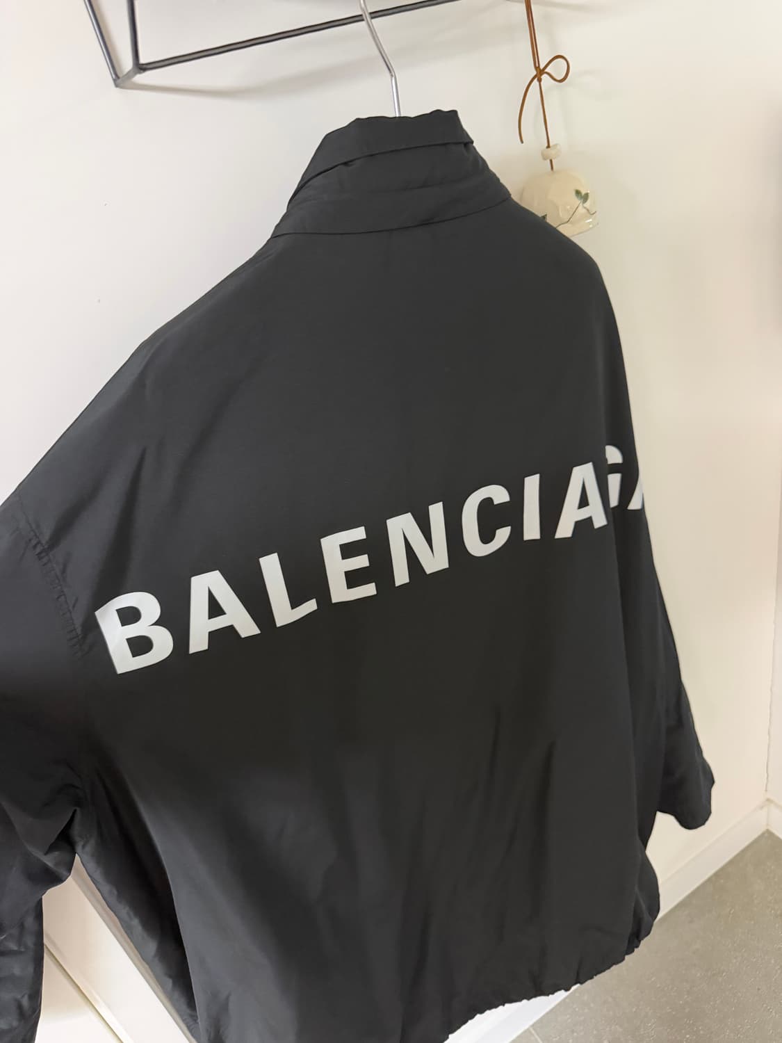 발렌시아가 백로고 바람막이 윈드브레이커 상품이미지5