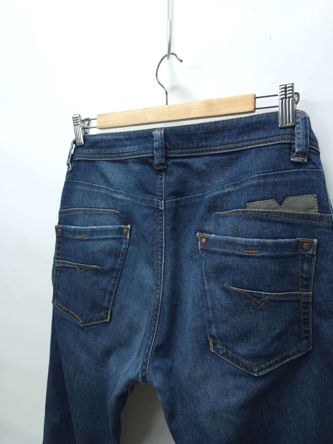 디젤 DARRON 레귤러 슬림 테이퍼드 데님 팬츠(32) 상품이미지7