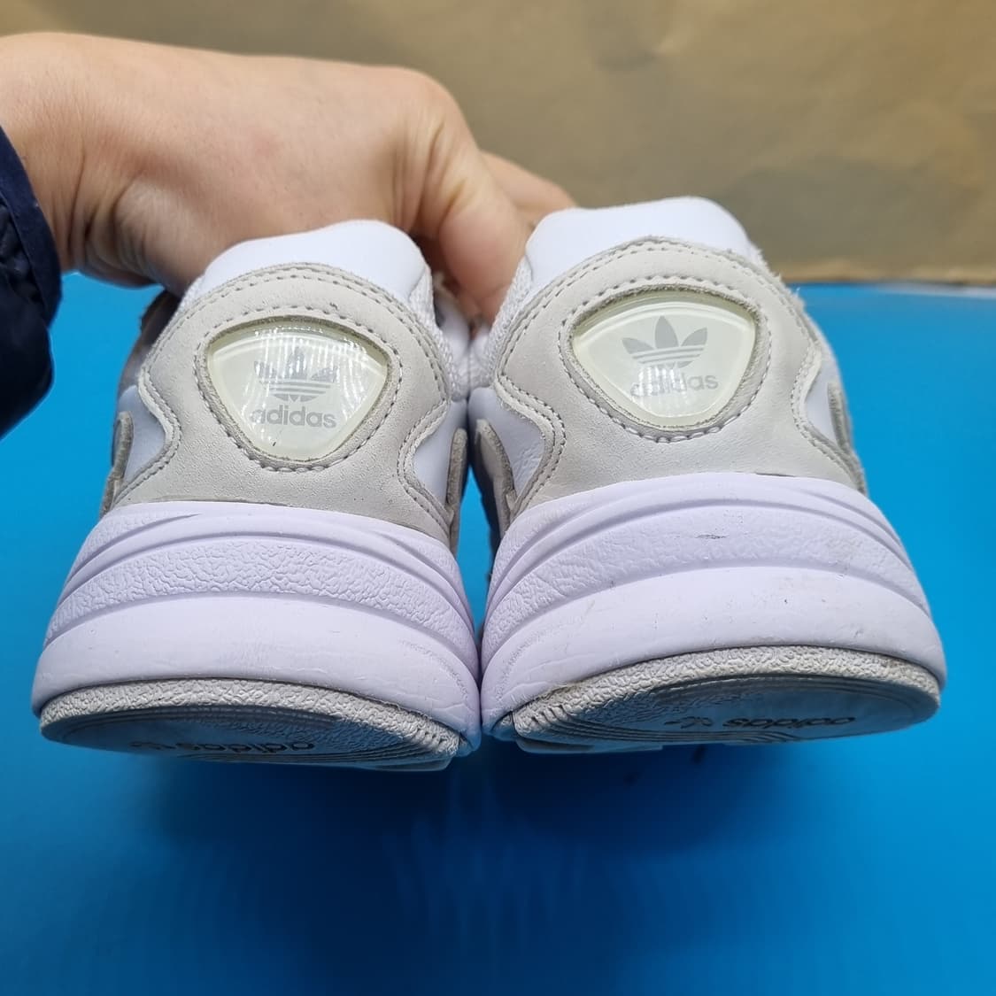 아디다스 팔콘 여성운동화235  상품이미지4