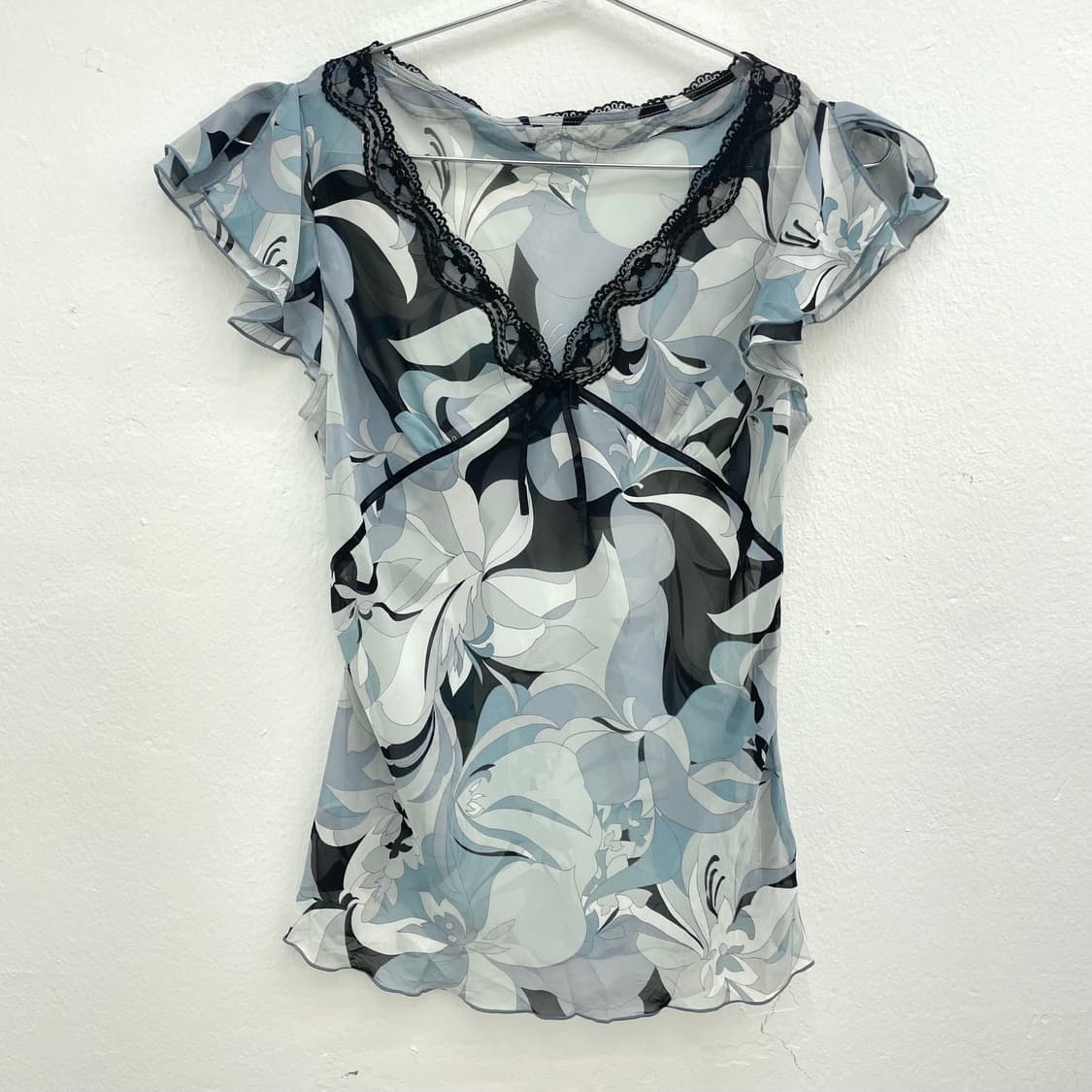 Blue Miracle Floral Blouse 상품이미지1