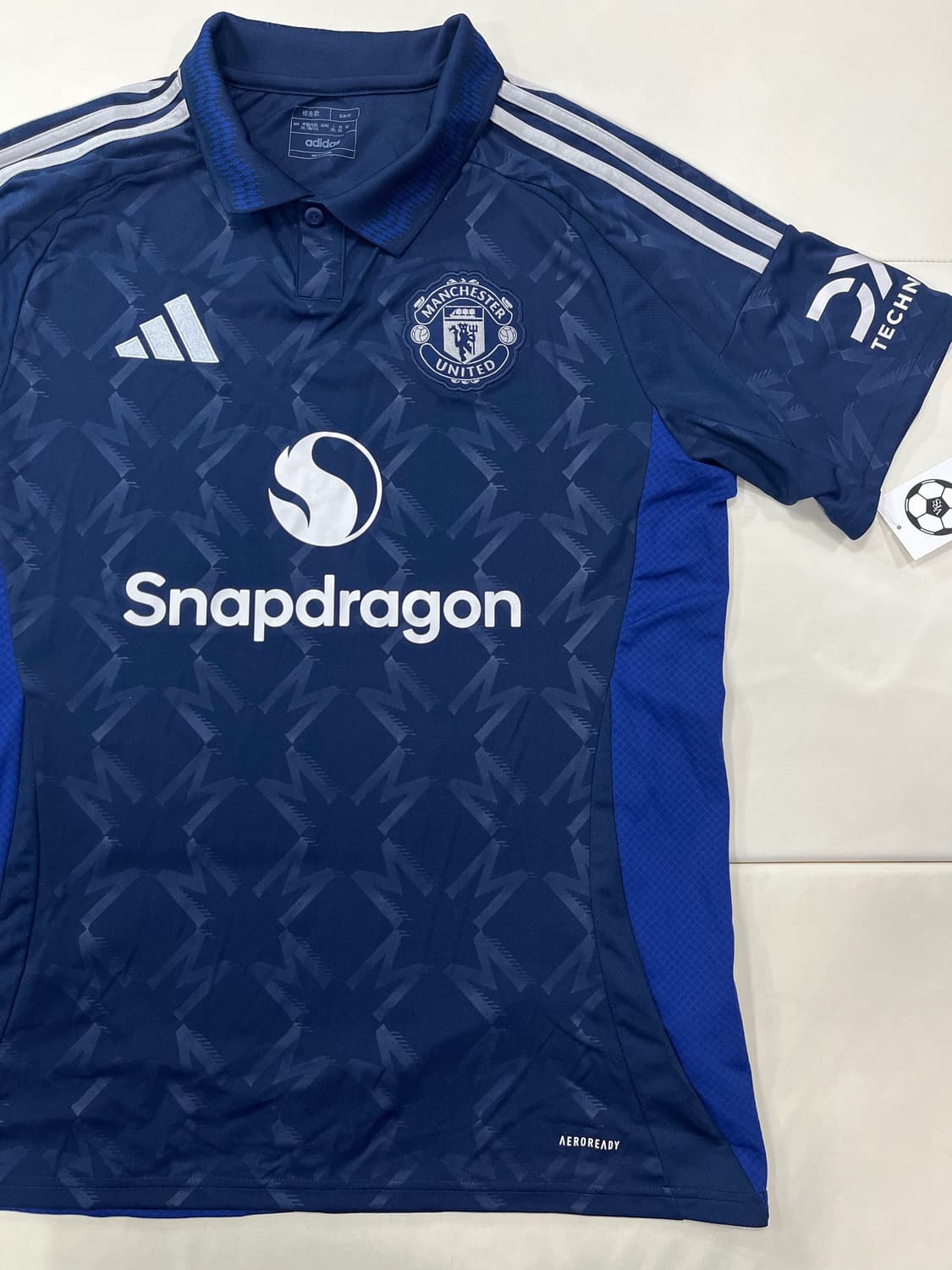 아디다스 24-25 맨체스터 유나이티드 FC 어웨이 브루노 페르난데스 상품이미지5