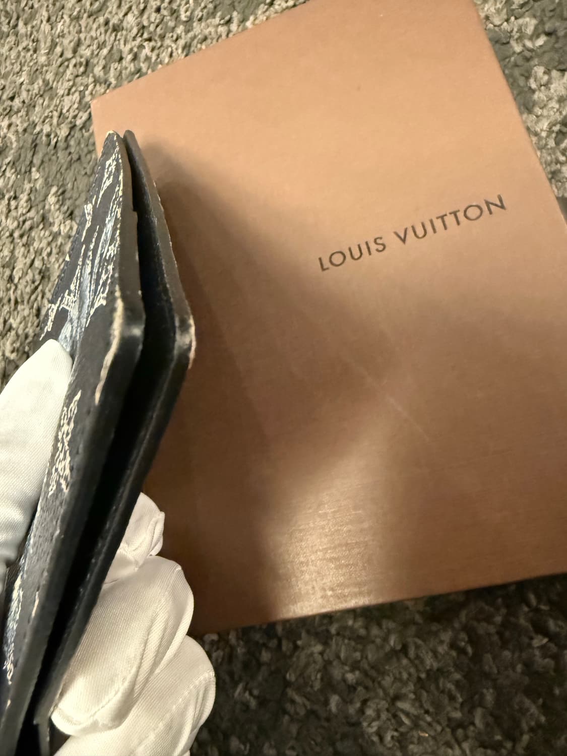 정품 루이비통 채프먼 브라더스 코끼리 여권지갑 (패스포트 홀더) 상품이미지7